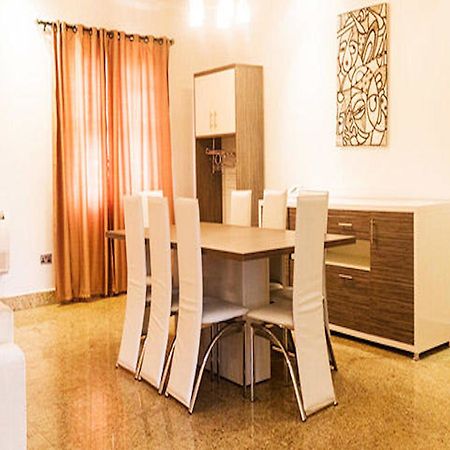 Reeve Court Apartment Lagos Bagian luar foto