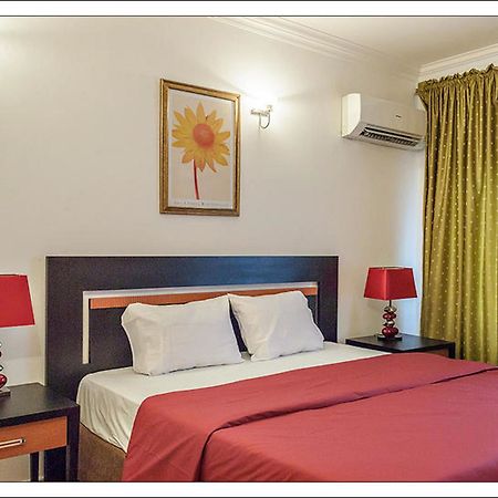Reeve Court Apartment Lagos Bagian luar foto