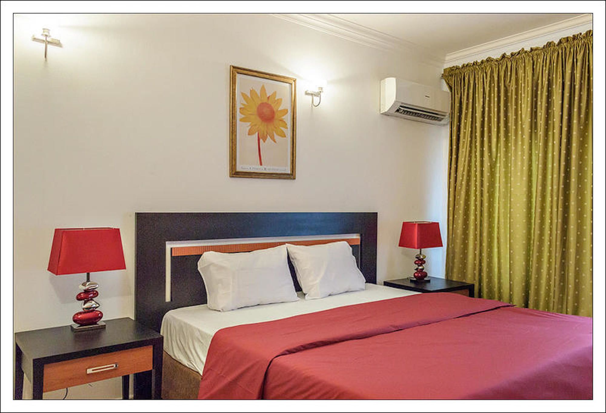 Reeve Court Apartment Lagos Bagian luar foto