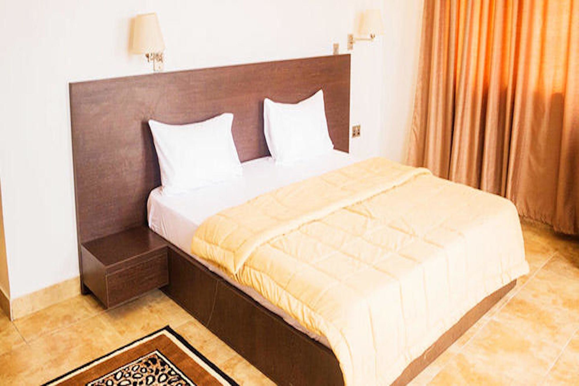Reeve Court Apartment Lagos Bagian luar foto